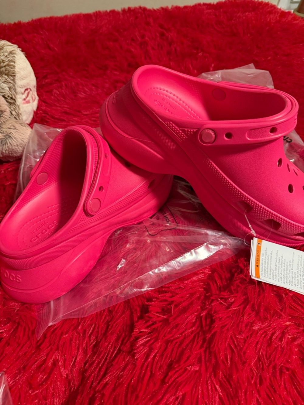 CROCS Bae Clog in Hot Pink